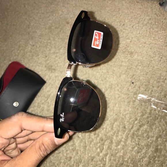 (SOLD) Ray ban sunglasses - Picture 2 of 6
